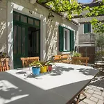 Bossa Studio Apartments